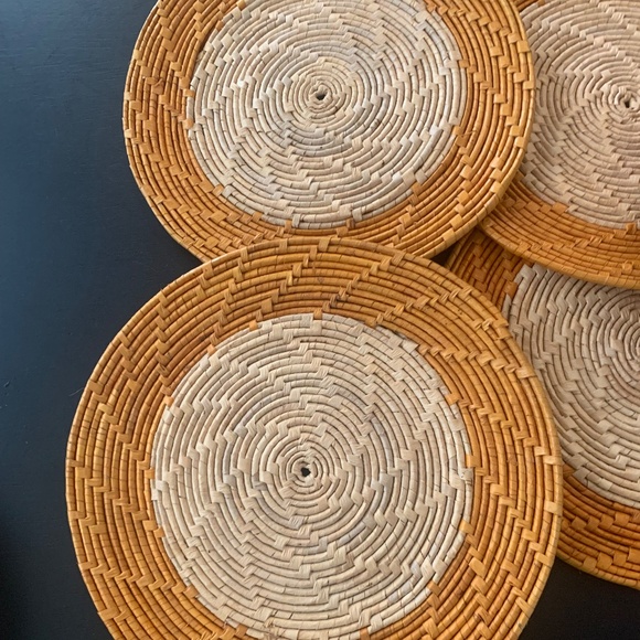 5 rattan wood placemat chargers - Picture 2 of 11
